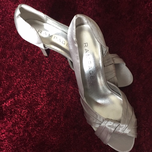 Silver Rampage heels - Picture 3 of 3